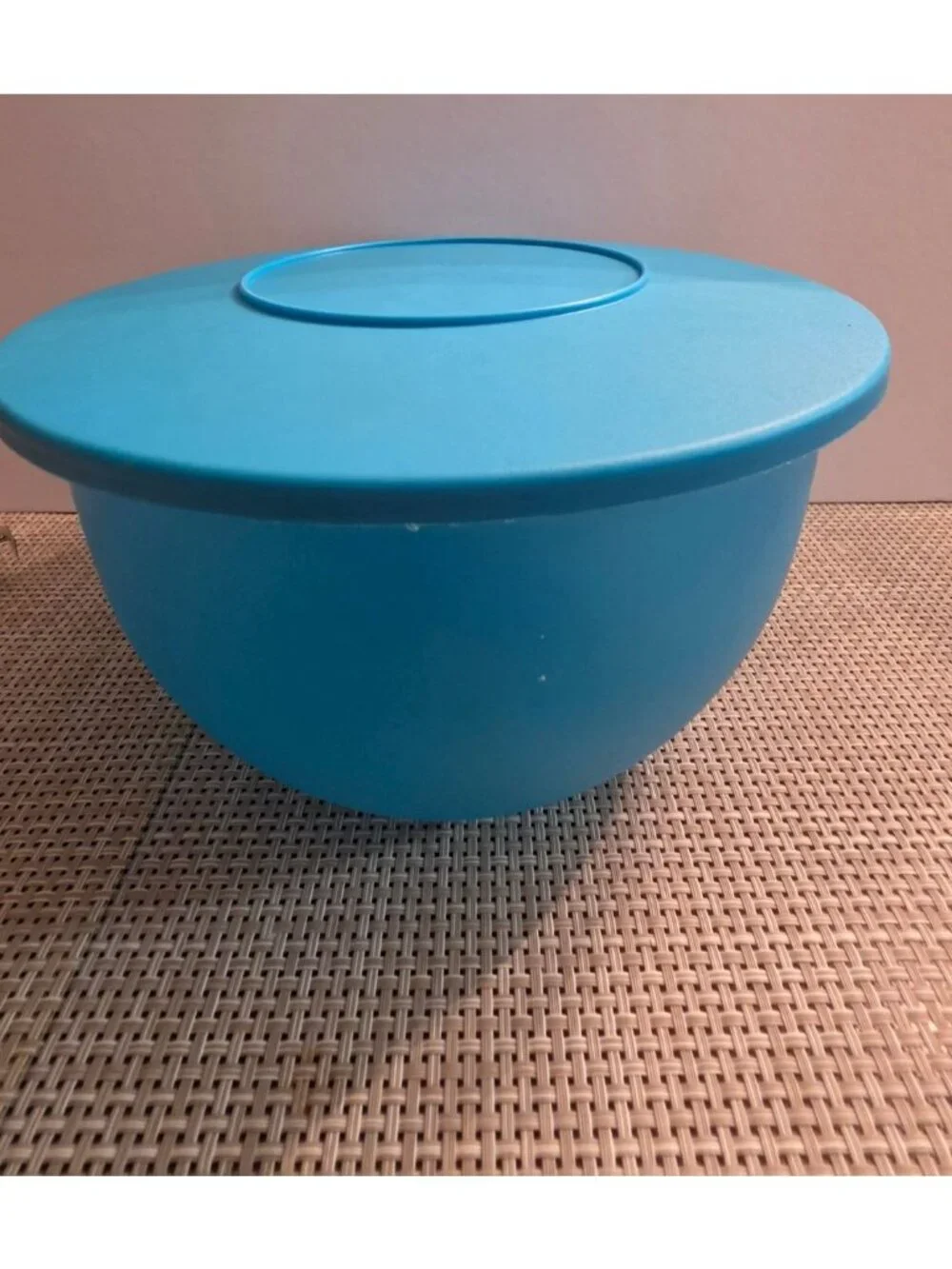 TUPPERWARE IMPRESSIONS BOWL 4.3 L BLUE TEAL AND LID SEAL 3091B-2